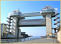 沼津港 大型展望水門「びゅうお」